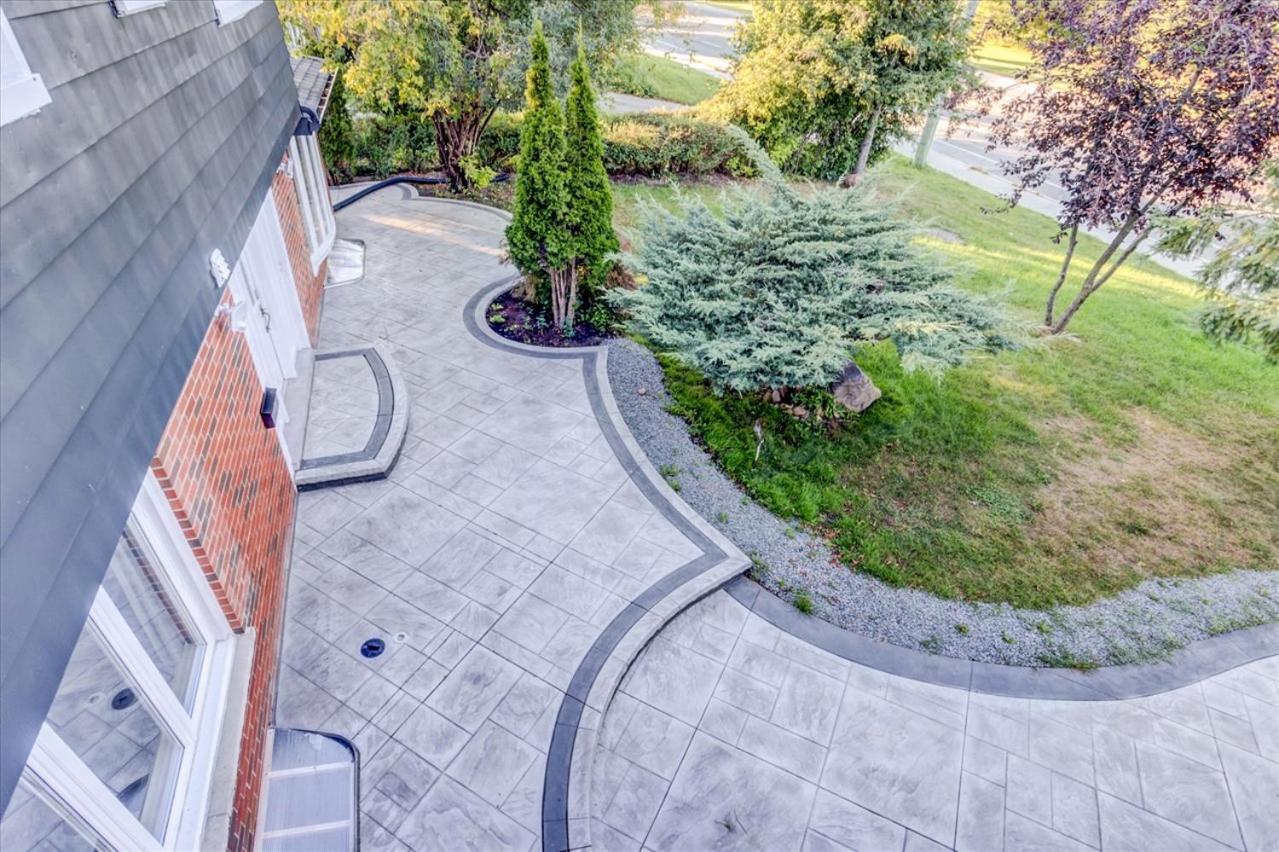 Stunning 7 Bedroom Rougeview Home With 2 Kitchens, 5 Bathrooms, Amazing Backyard & 8-Car Parking Toronto Exterior foto